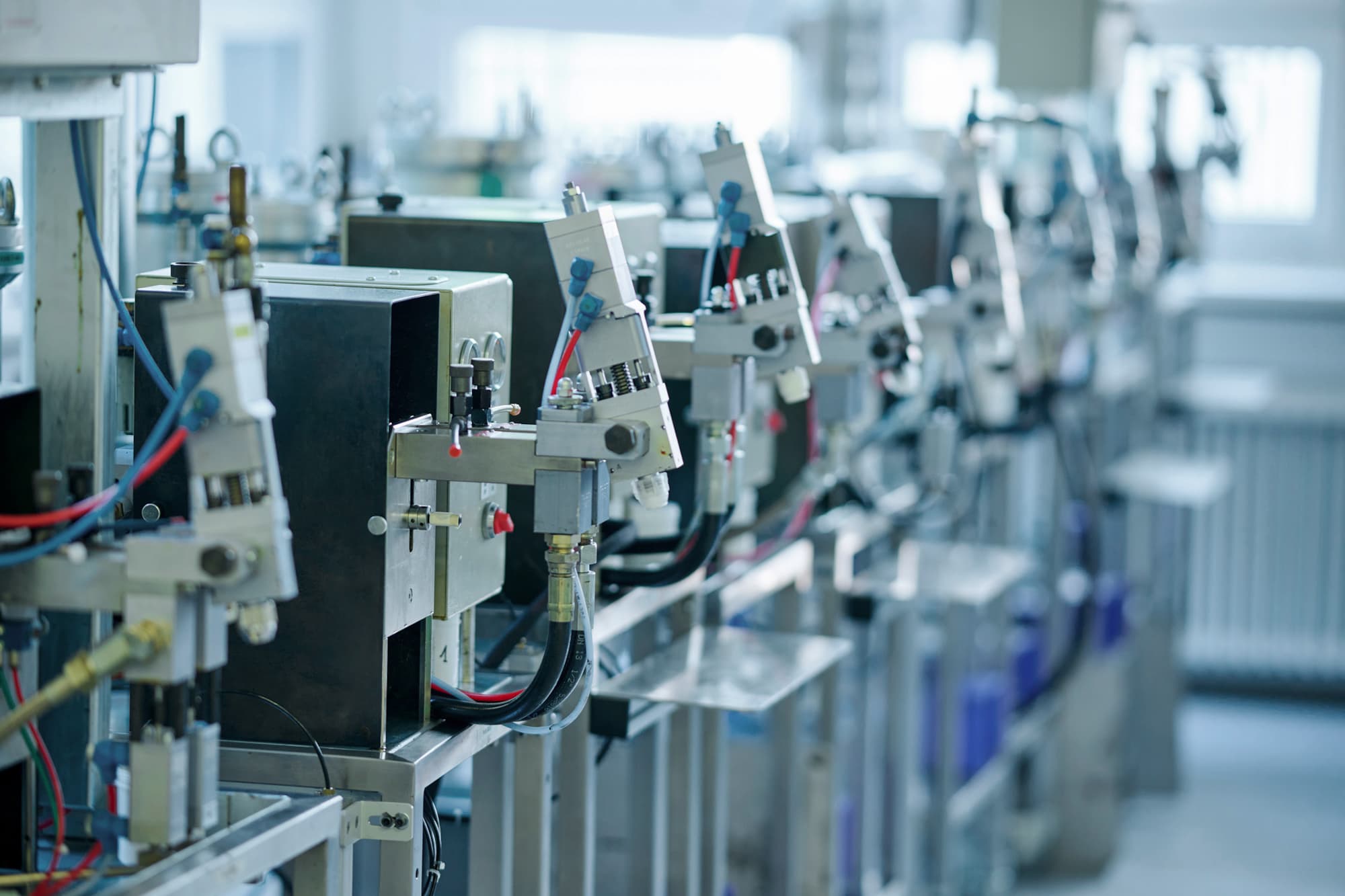 Abatech Filling and Packaging | Production of Adhesives | Production | Abatech
